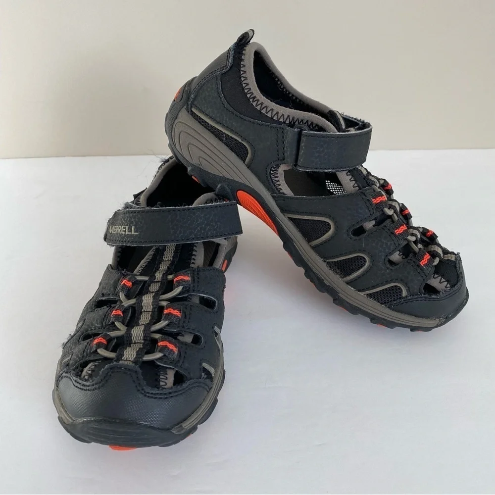 Merrell sturdy closed
